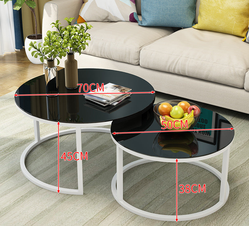 Table basse ronde de balcon de maison simple