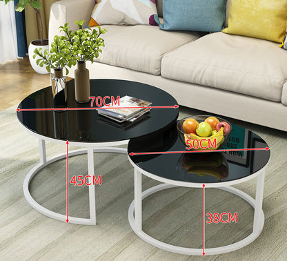 Table basse ronde de balcon de maison simple