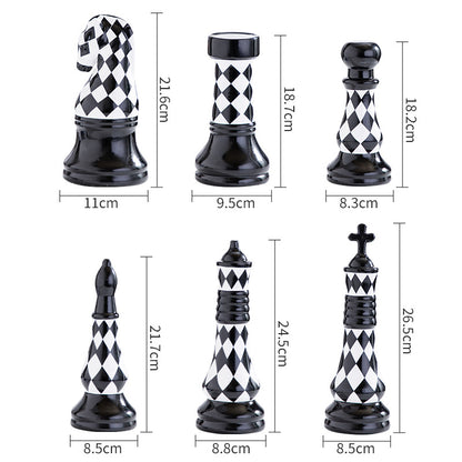 Ornements d'échecs en treillis noir et blanc en céramique européenne