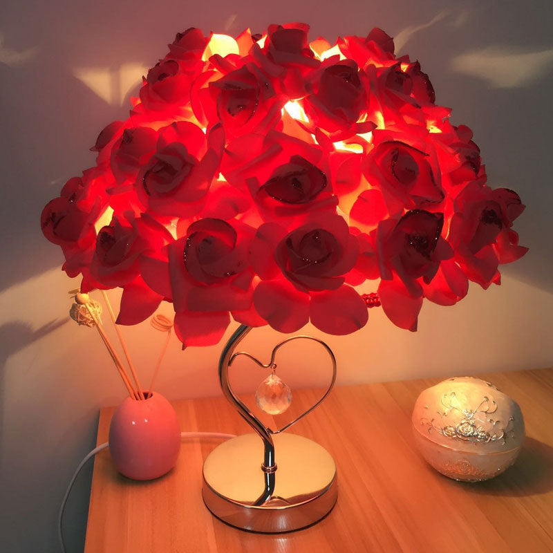 Lampe de table en forme de coeur rose