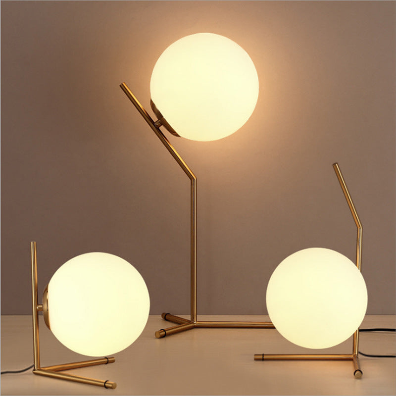 Lampe de table simple boule de verre