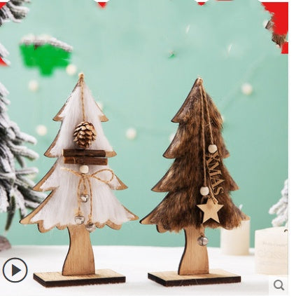 Adornos navideños hechos de madera y árboles