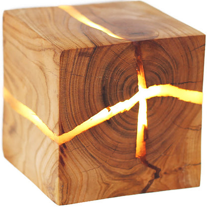 Solid Nordic log crack wall lamp