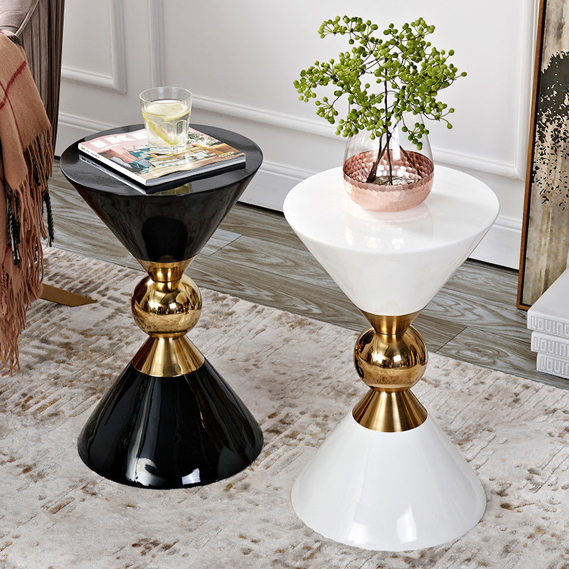 Table d'appoint de style de luxe léger post-moderne Mini canapé d'angle amovible américain noir et blanc Nouvelle table d'angle en acier inoxydable de style chinois