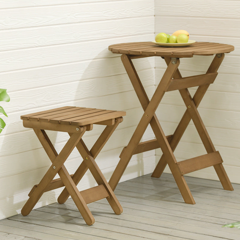 Table et chaise en bois massif sans installation