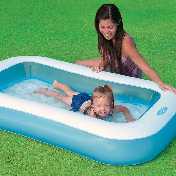 Piscina infantil hinchable para niños.