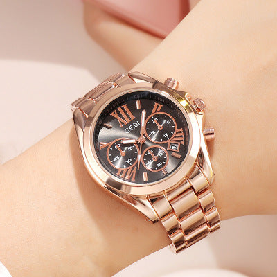 Reloj casual de lujo para mujer en oro rosa.