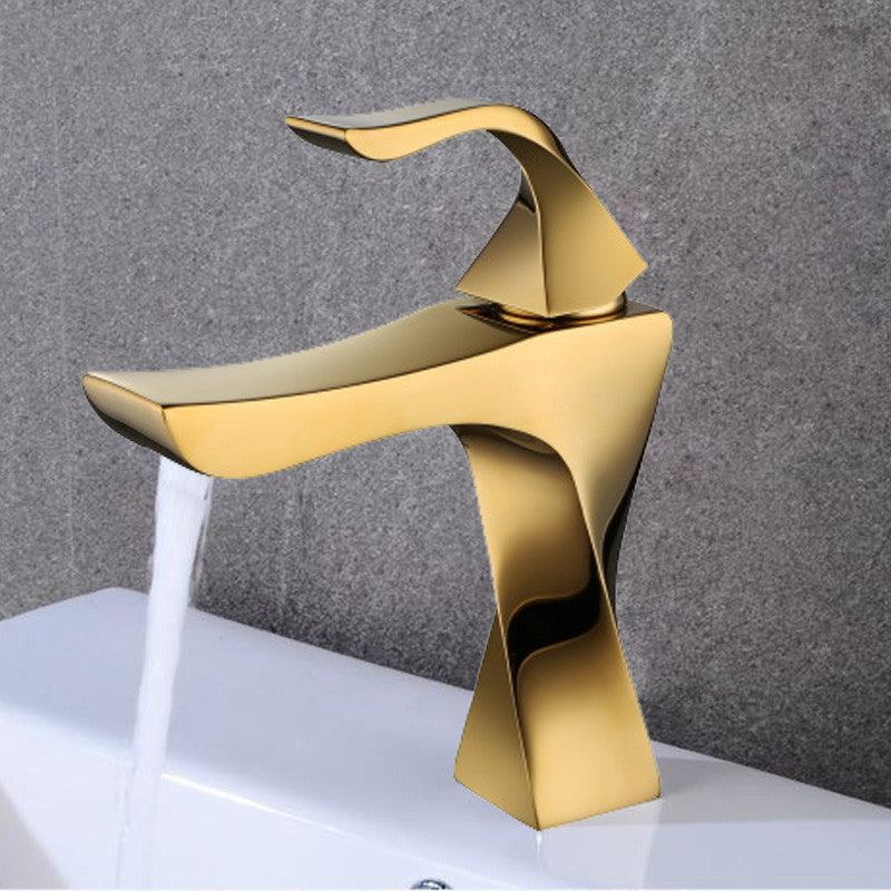 Grifo cuadrado dorado para mueble de baño, frío y caliente.