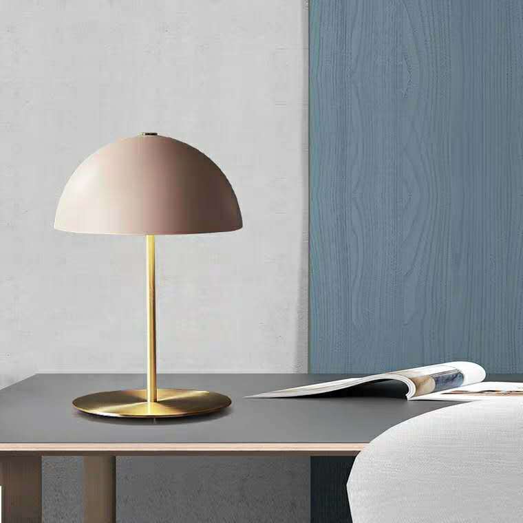 Lámpara de mesa rosa para habitación de princesa posmoderna para niños, decoración creativa Simple para sala de estar, lámpara de noche suave de diseño para dormitorio