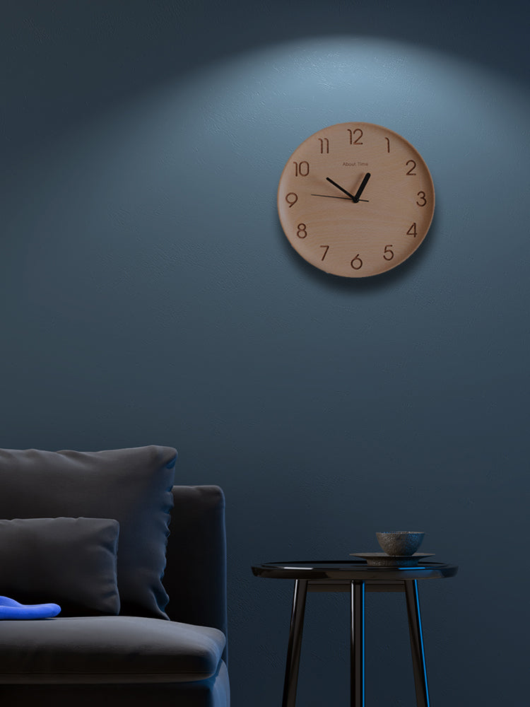 Reloj de pared silencioso, simple, conciso, cálido y versátil de madera de haya nórdica