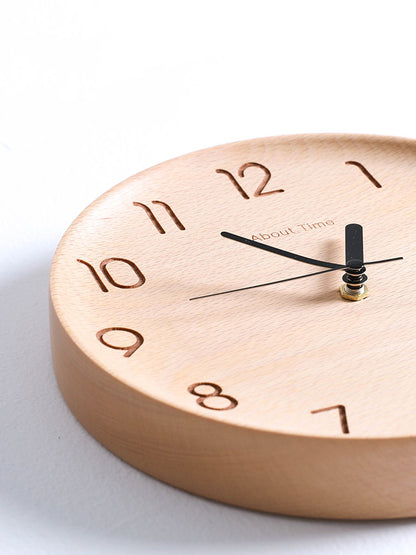 Reloj de pared silencioso, simple, conciso, cálido y versátil de madera de haya nórdica