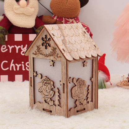 Décorations de Noël créatives pour petite maison en bois