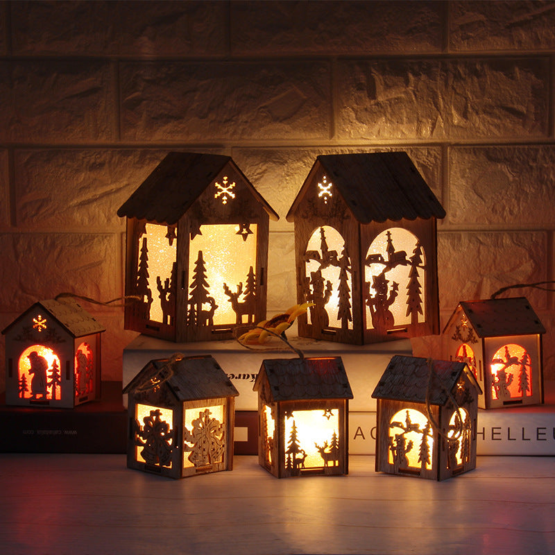 Décorations de Noël créatives pour petite maison en bois