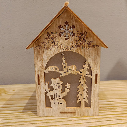 Decoraciones navideñas creativas de casas de madera pequeñas