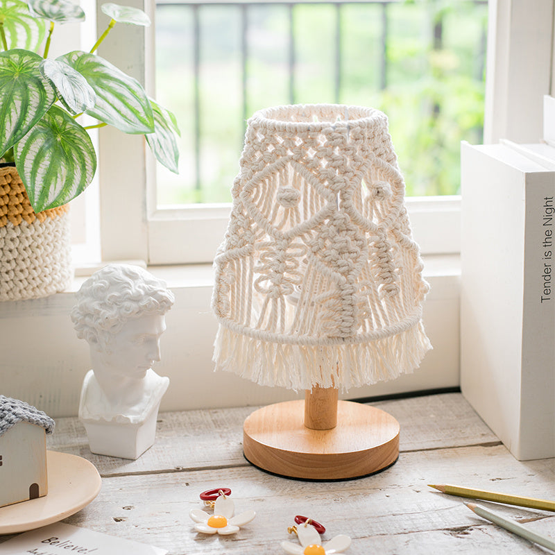 Nordic Modern Hand-woven Small Table Lamp