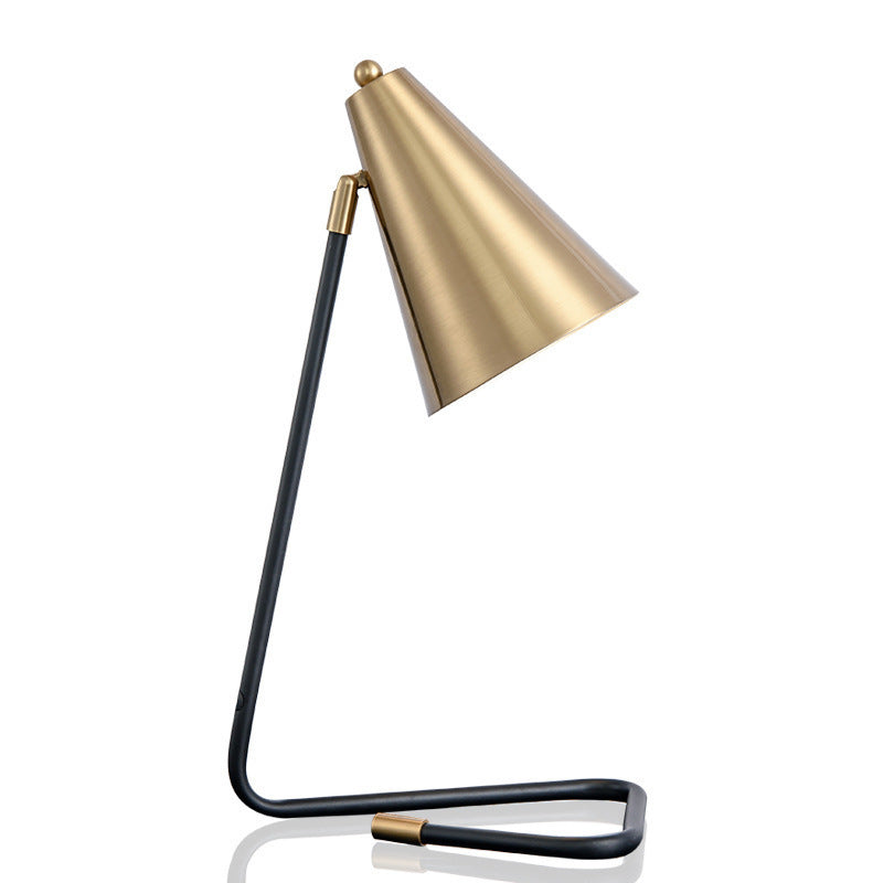 Creative Personality Metal Wind Horn Table Lamp