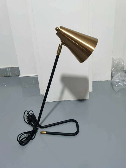 Creative Personality Metal Wind Horn Table Lamp