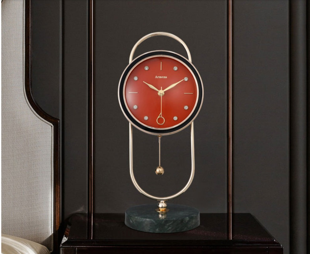 Horloge en métal et marbre pour la maison