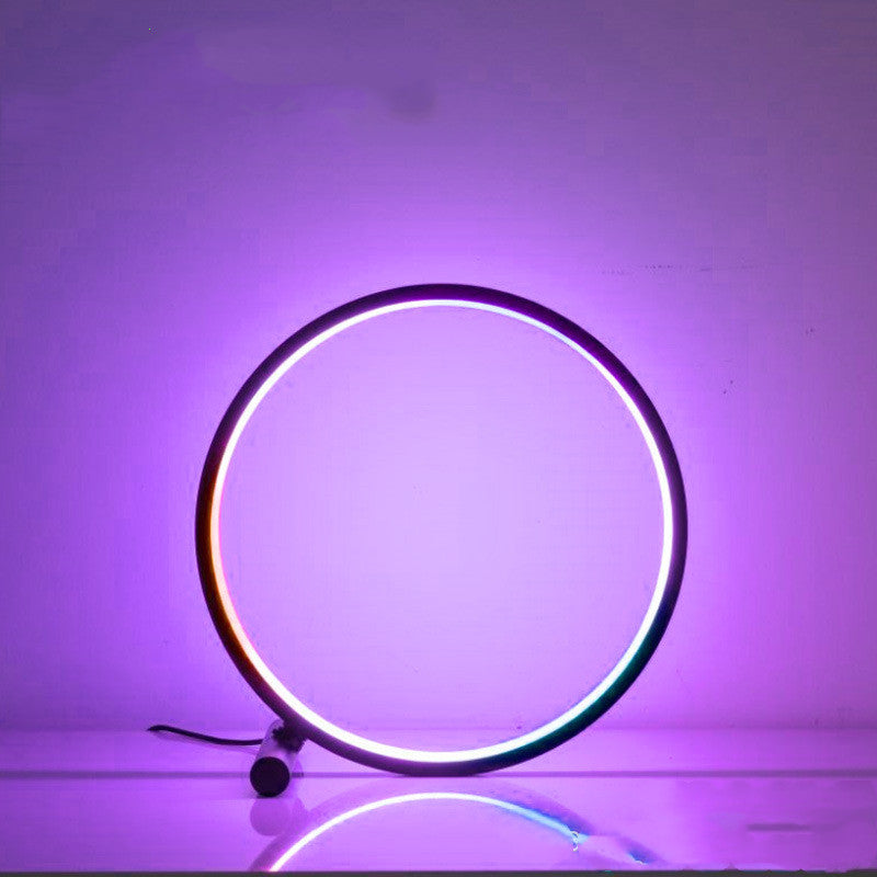 Lámpara de mesa USB simple nórdica Lámpara de atmósfera Rgb Lámpara decorativa LED Personalidad creativa Protección para los ojos Lámpara de noche para dormitorio Fabricante