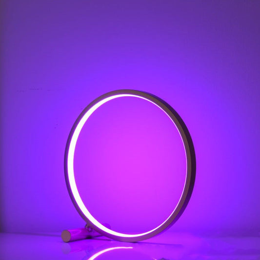 Lámpara de mesa USB simple nórdica Lámpara de atmósfera Rgb Lámpara decorativa LED Personalidad creativa Protección para los ojos Lámpara de noche para dormitorio Fabricante