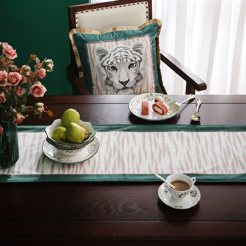 DUNXDECO camino de mesa con borlas, cubierta de mesa larga para fiesta, tela moderna de lujo con estampado de tigre de jungla, mantel de terciopelo, decoración de escritorio