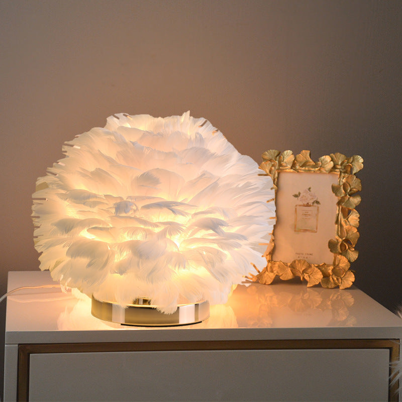 Lampe de Table en plumes, lampe de chevet de chambre à coucher, de luxe, créative, chaleureuse et romantique, pour chambre d'enfant, chambre d'enfant, salon nordique