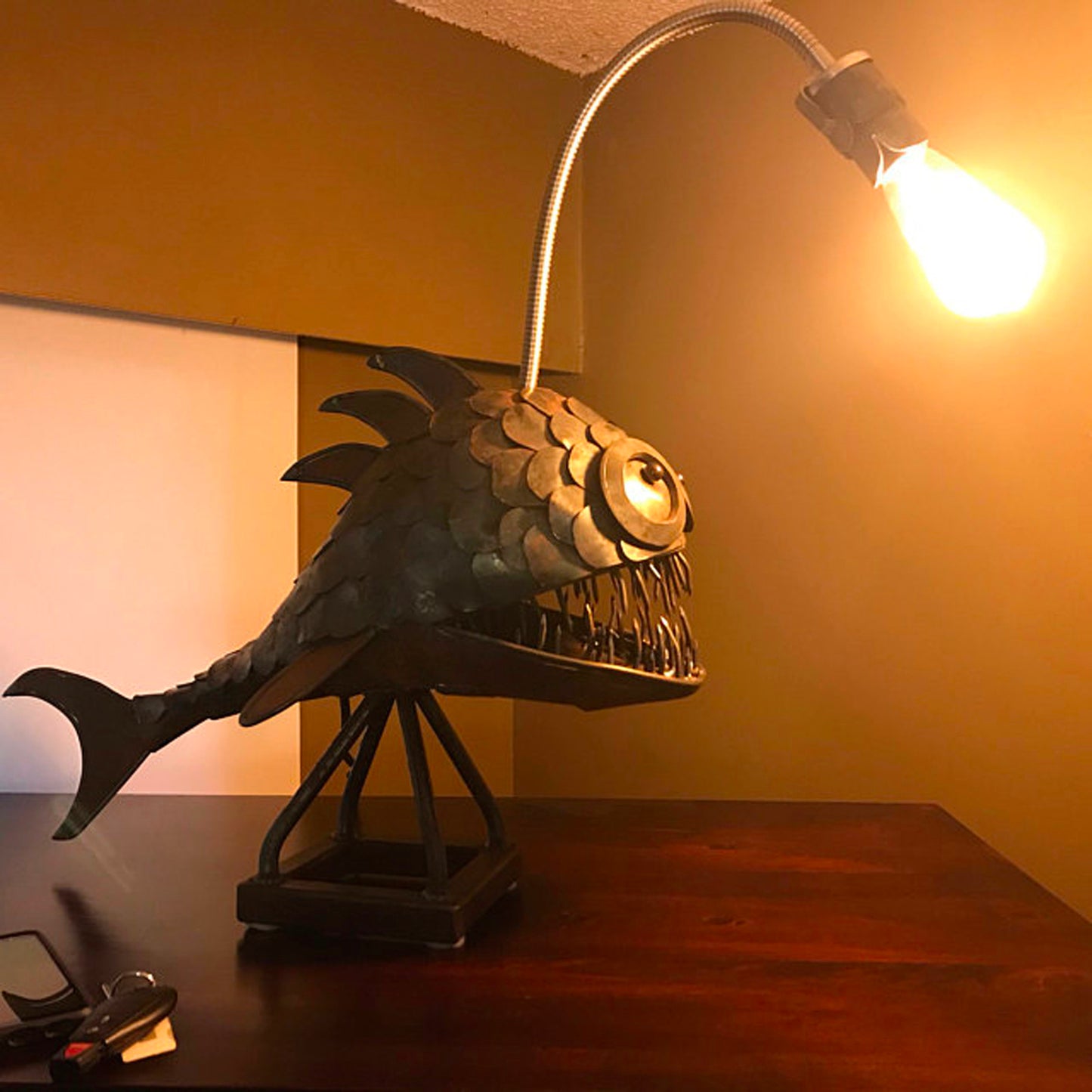 Anglerfish Lamp Floor-standing Retro Art Table Lamp