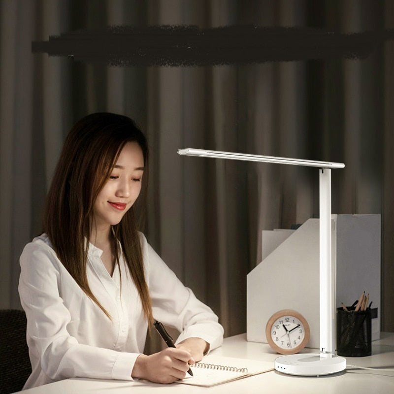 Lampe de table de lecture et d'écriture de protection oculaire menée par maison intelligente