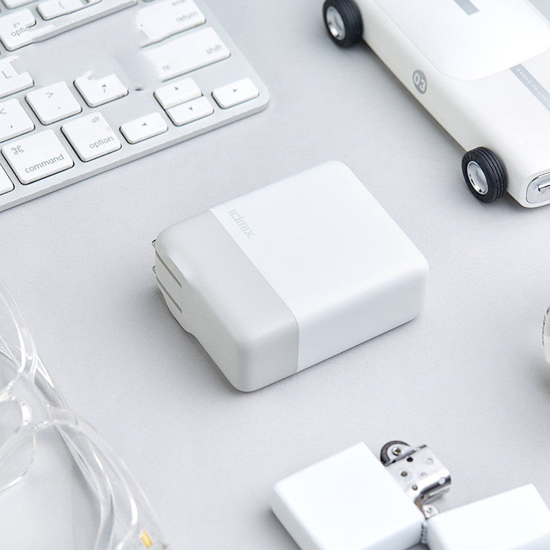 Chargeur USB-A C sortie à quatre ports adapté aux téléphones mobiles et aux ordinateurs