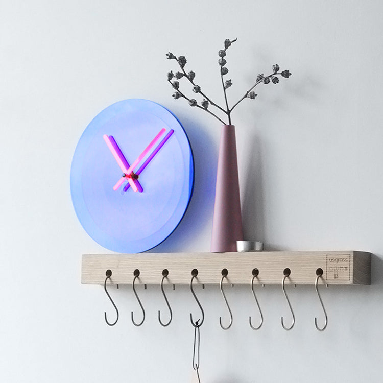 Reloj de pared minimalista acrílico azul Klein