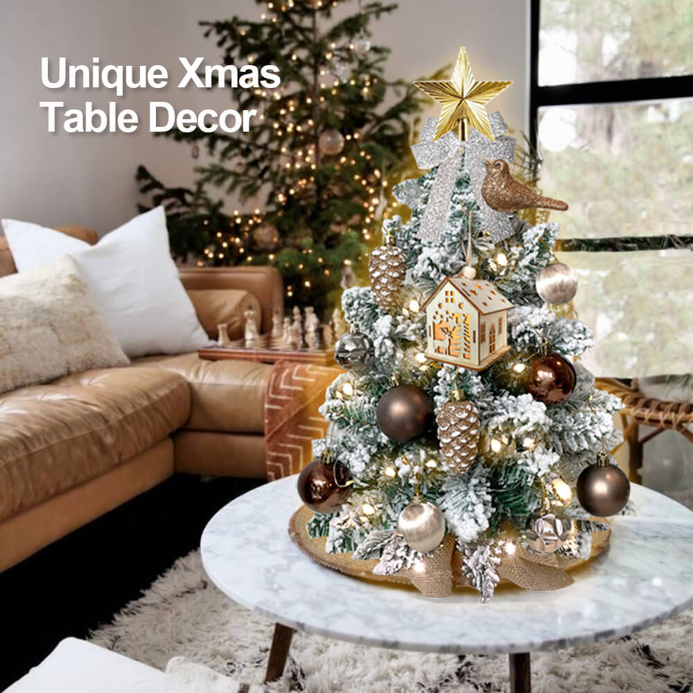 Mini sapin de Noël de 2 pieds avec petite décoration de Noël artificielle en bois clair avec neige floquée, décor exquis et ornements de Noël pour dessus de table pour la maison et le bureau