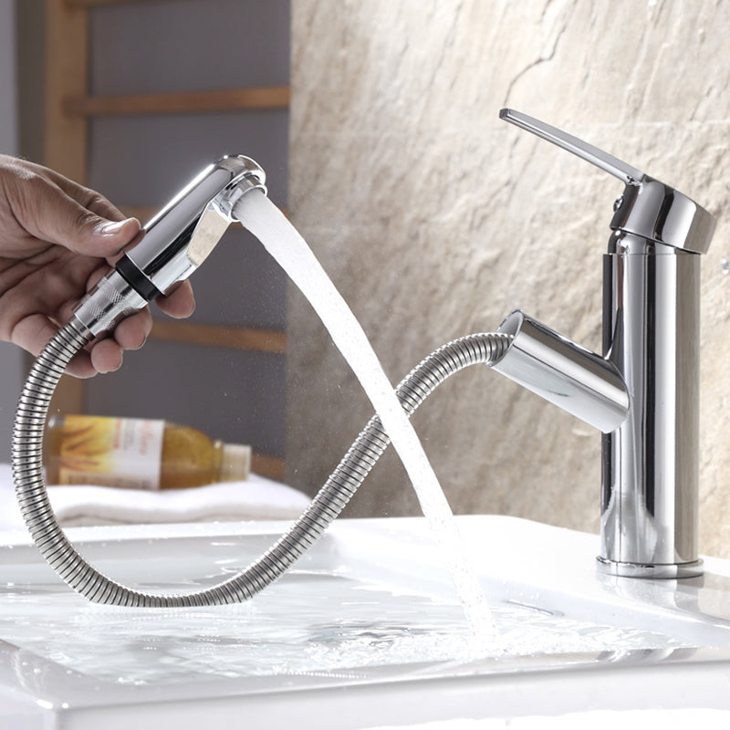 Grifo para lavabo con agua fría y caliente.