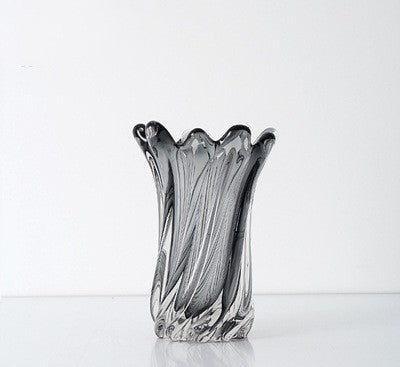 Vase en verre à bouche de pétale de salon américain moderne gris