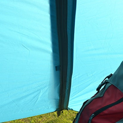 Tente de couple de camping de pêche en plein air