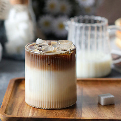 Tasse de jus de café de boisson froide en verre