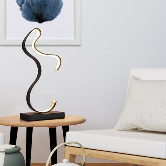 Lampe de table de forme minimaliste postmoderne chambre romantique