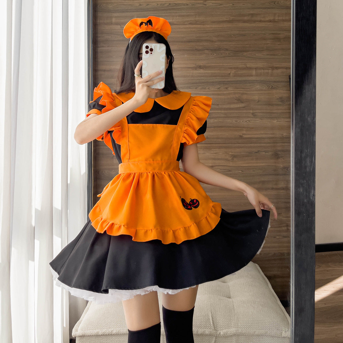 Tenue de femme de chambre brodée en polyester pour Halloween