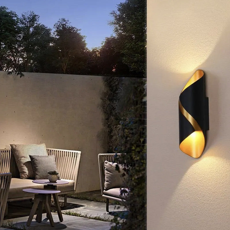 Lámpara de pared impermeable LED para exteriores simple y moderna