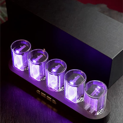 Creatividad de escritorio con reloj de tubo RGB Quasi-Nixie