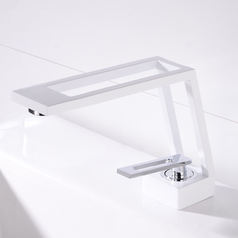 Grifo de baño doméstico de estilo industrial minimalista negro