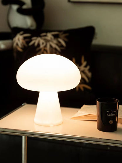 Lámpara de mesa tipo hongo estilo crema que carga la luz ambiental con atenuación