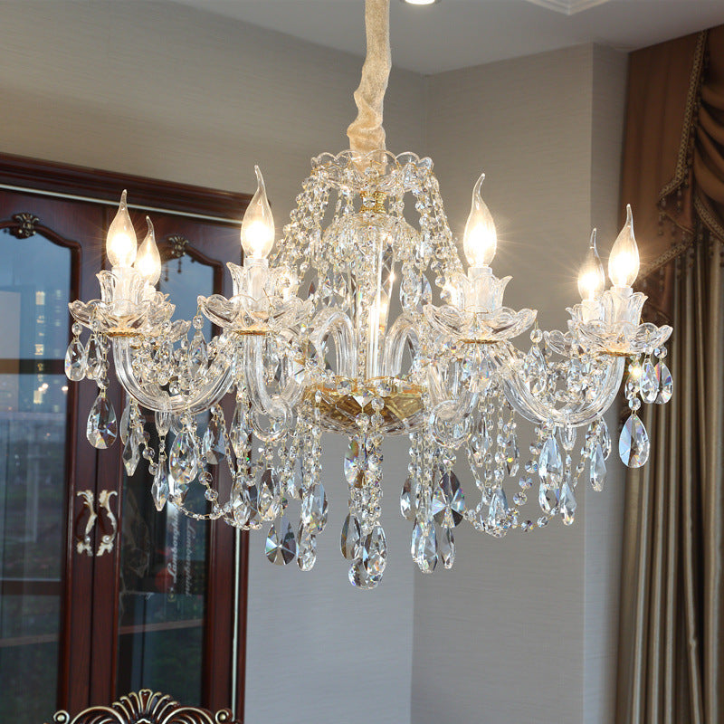 Lustre en cristal de luxe dans le salon