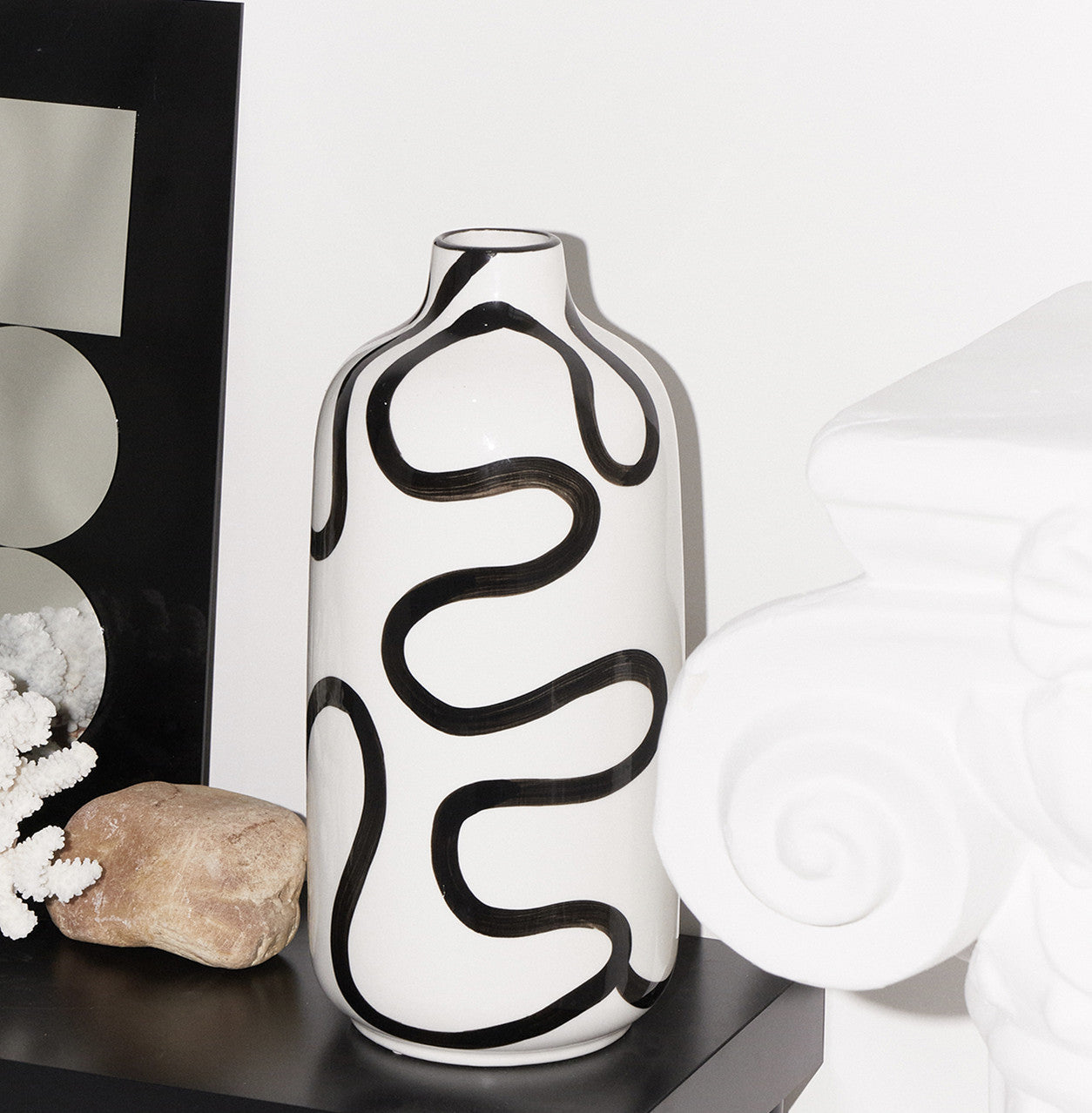 Fashion Abstract Line Floor Vase