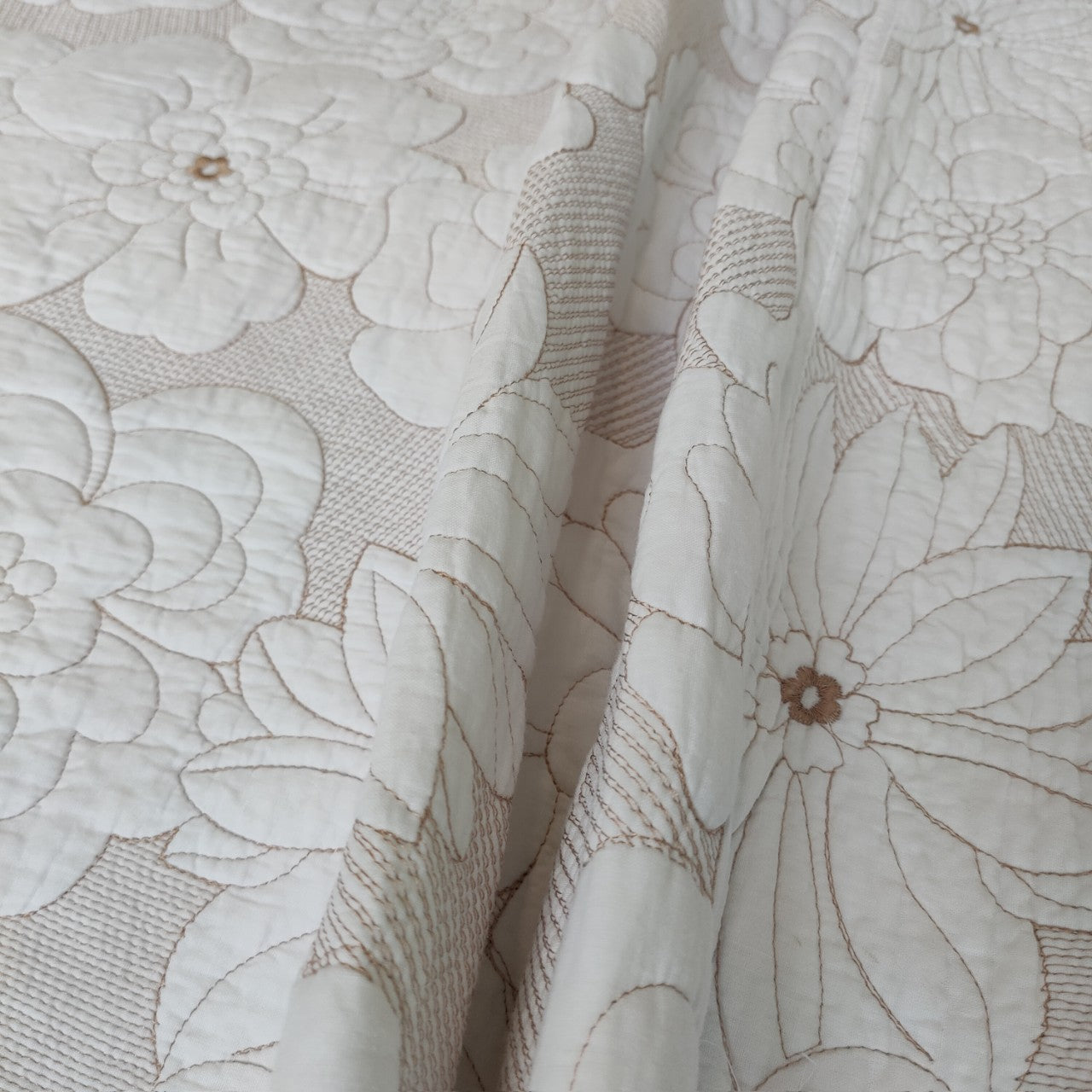 Cotton Thickened Pure White Beige Camellia Embroidery Three-piece Bed Cover Set