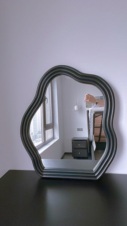 Espejo de maquillaje Espejo de tocador de pared colgante con forma ondulada