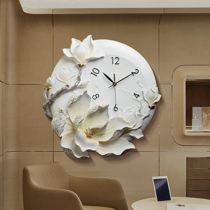 Reloj de pared decorativo floral pintado a mano con un estilo minimalista.