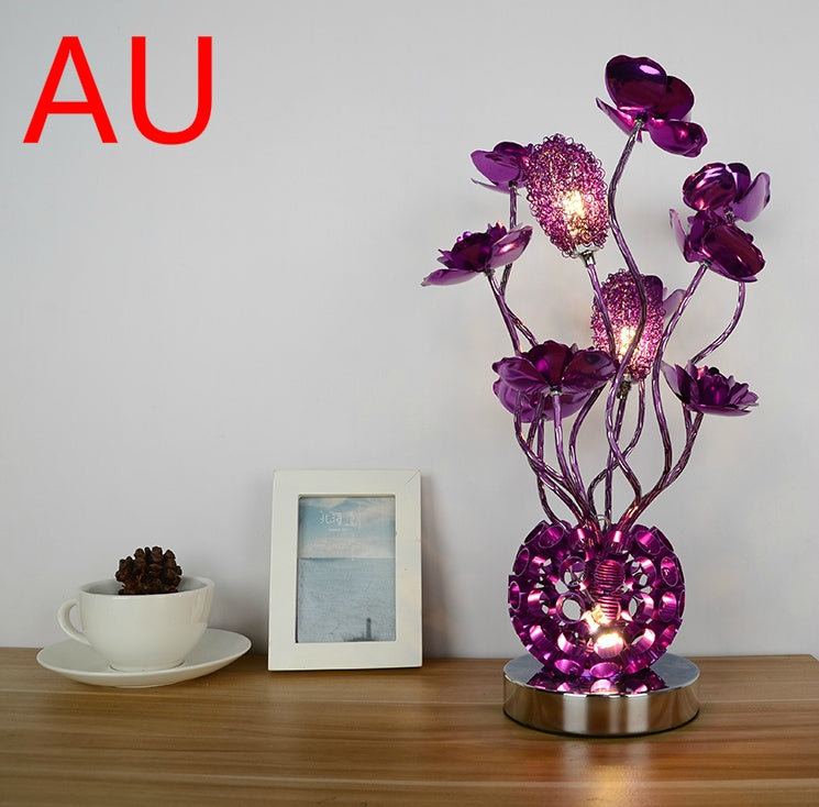 Stylish and simple modern dining table and bedside lamp