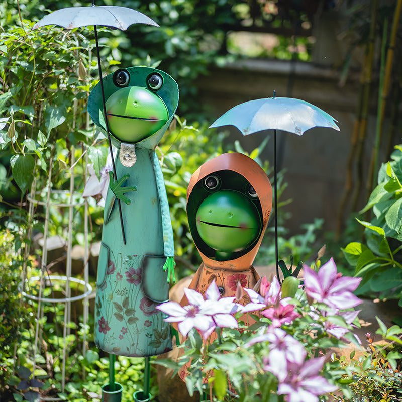 Petits ornements d'animaux mignons et créatifs dans le jardin et la cour