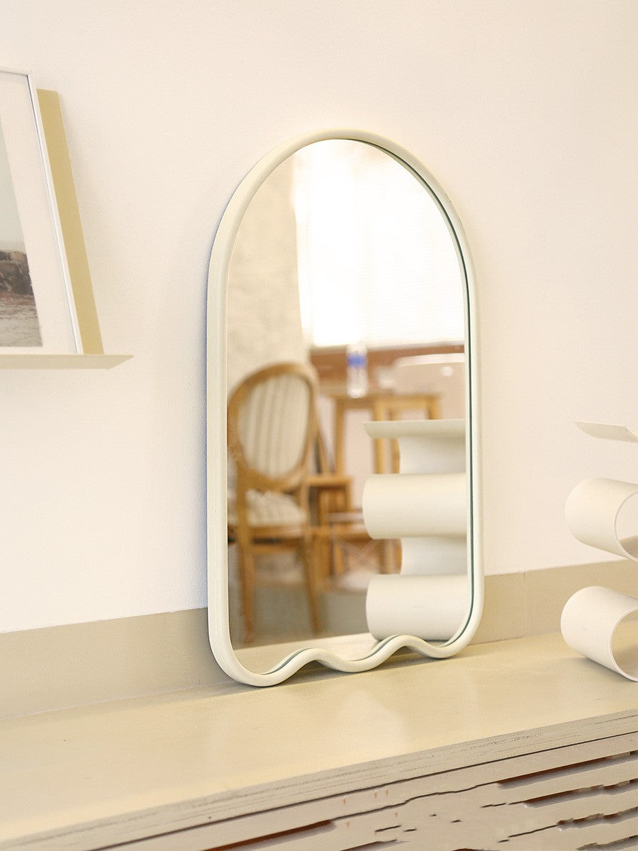 Miroir en forme de fantôme blanc crème