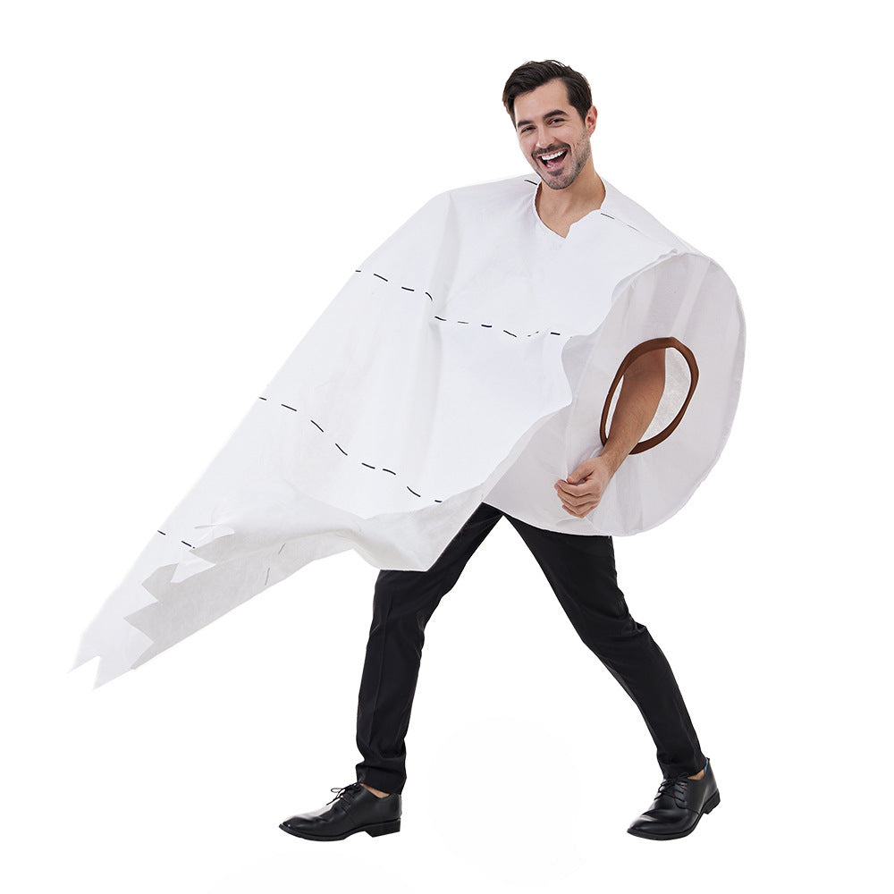 Vêtements de cosplay de papier toilette parodiés par un couple d'Halloween